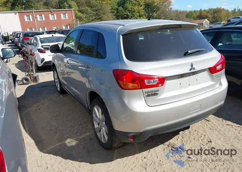 2015 Mitsubishi Outlander Sport Es z USA, uszkodzony, nr VIN 4A4AP3AUXFE009439